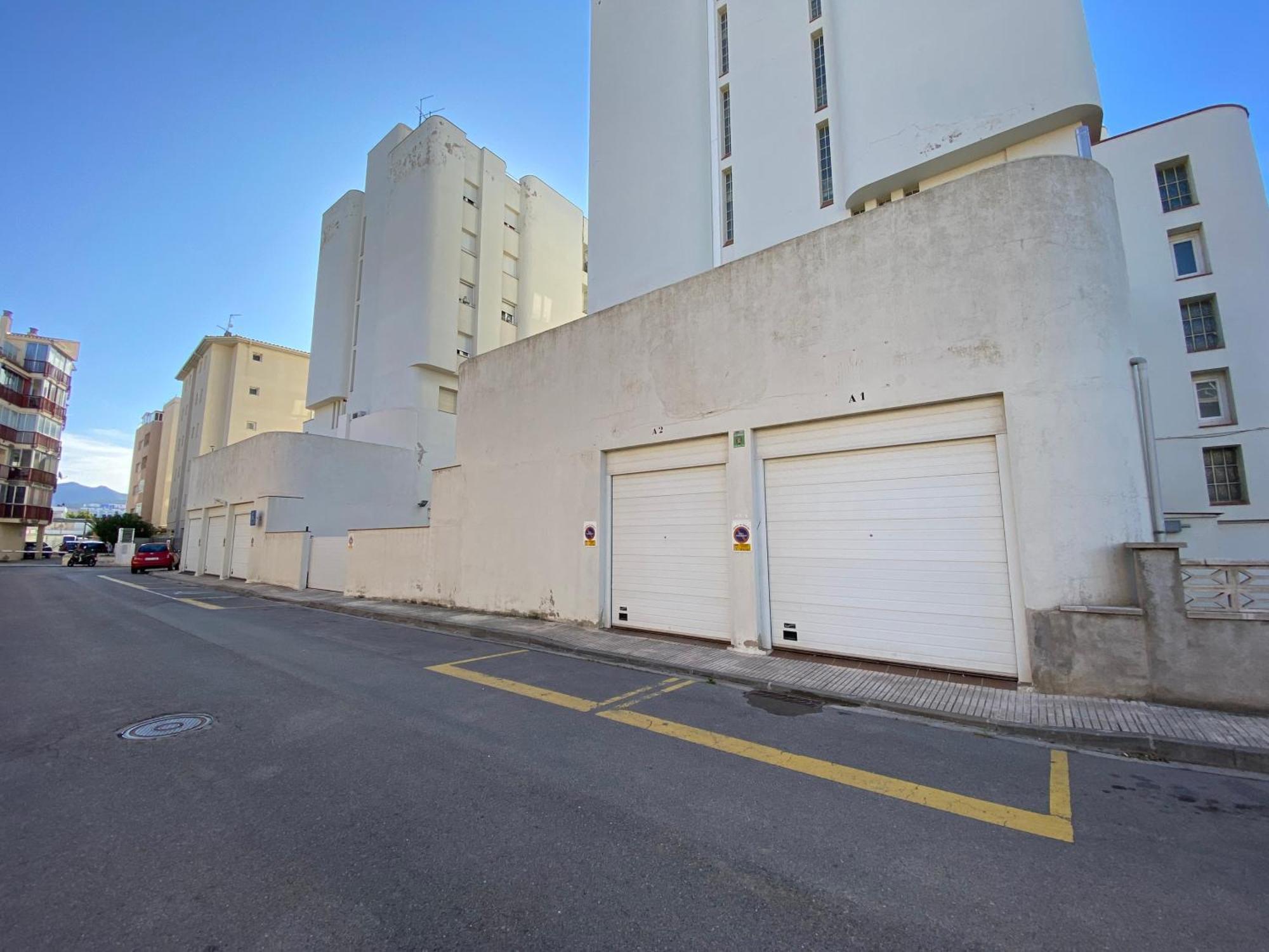 Agi Drugstore Apartments Roses Luaran gambar