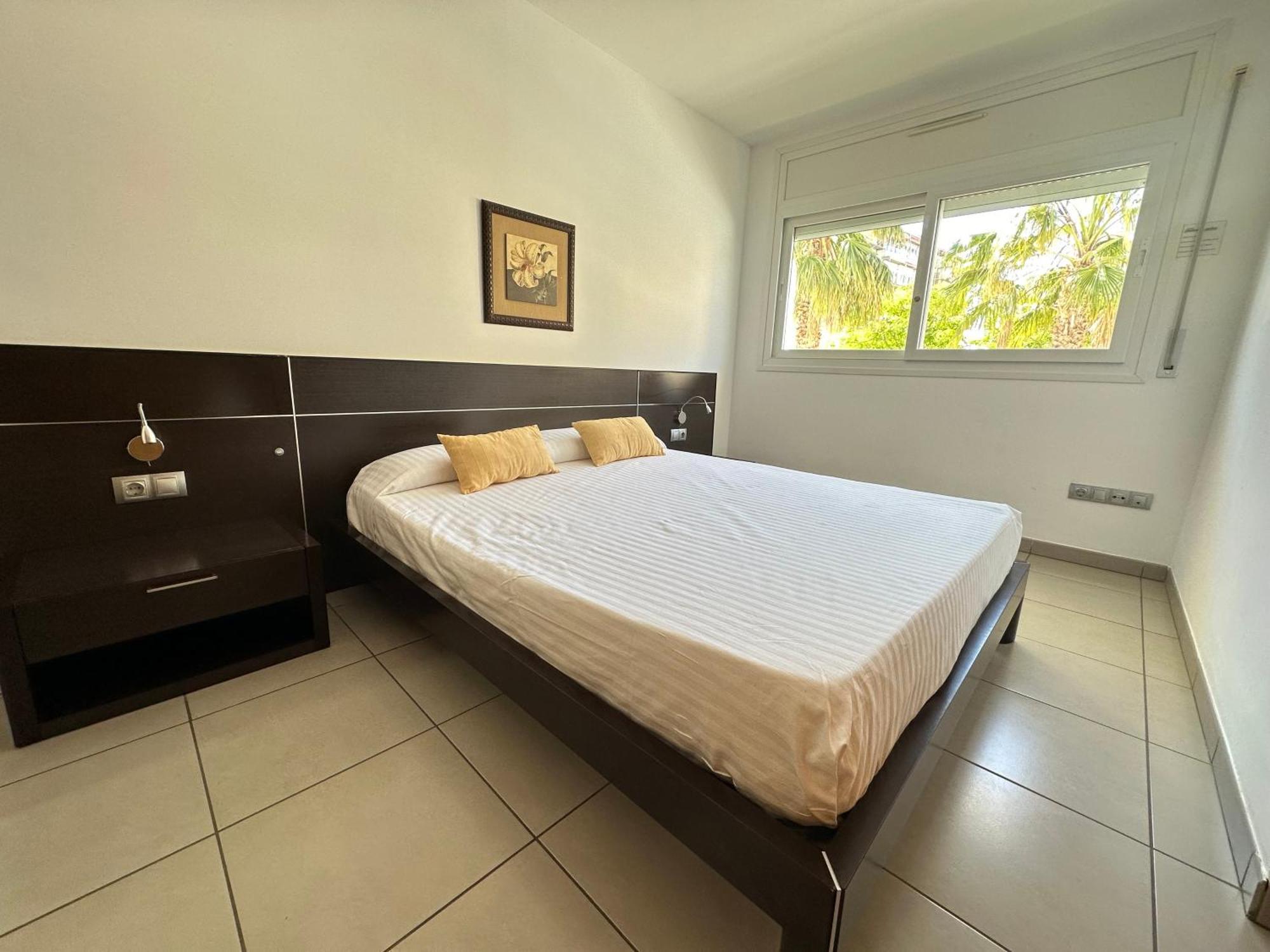 Agi Drugstore Apartments Roses Luaran gambar