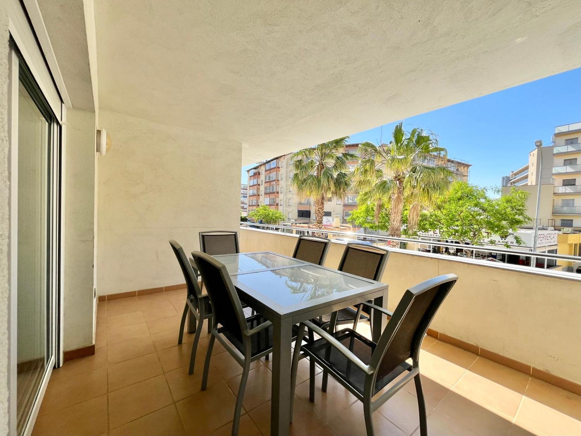 Agi Drugstore Apartments Roses Luaran gambar