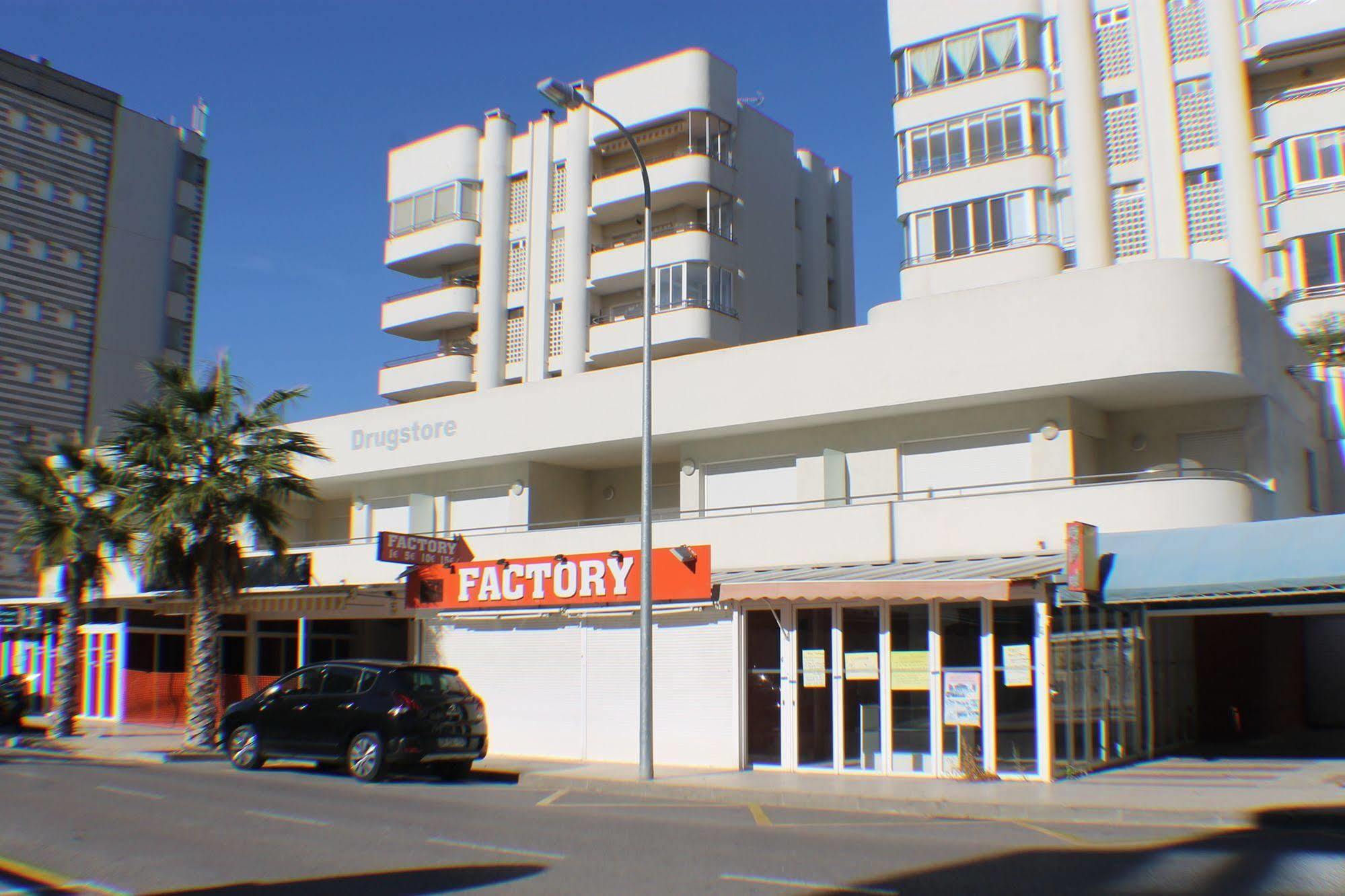 Agi Drugstore Apartments Roses Luaran gambar